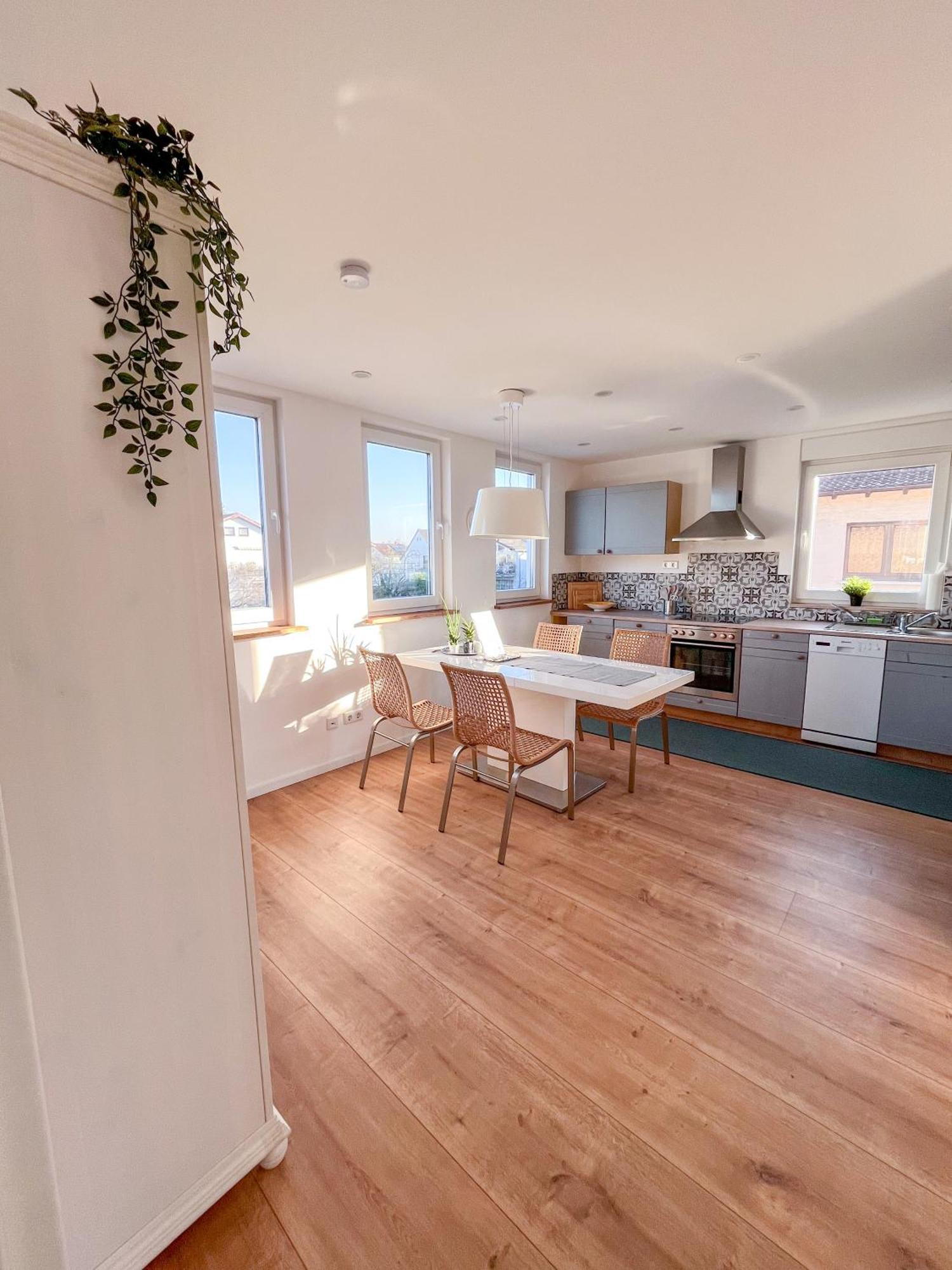 Helle Und Gemuetliche Ferienwohnung In Lorsch Εξωτερικό φωτογραφία